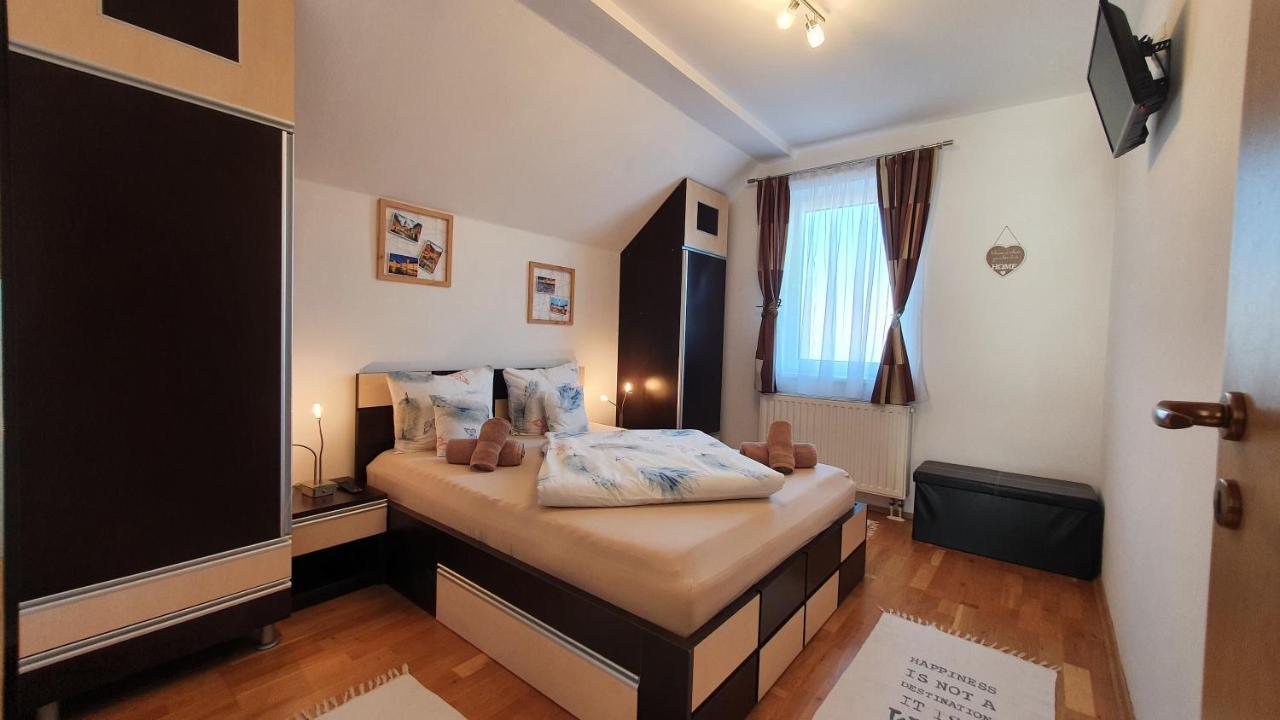 Smiley Apartment Сибиу Екстериор снимка
