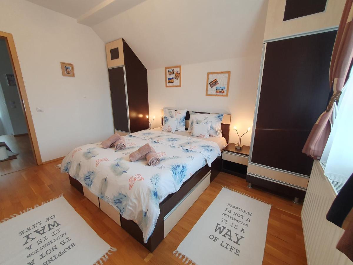 Smiley Apartment Сибиу Екстериор снимка
